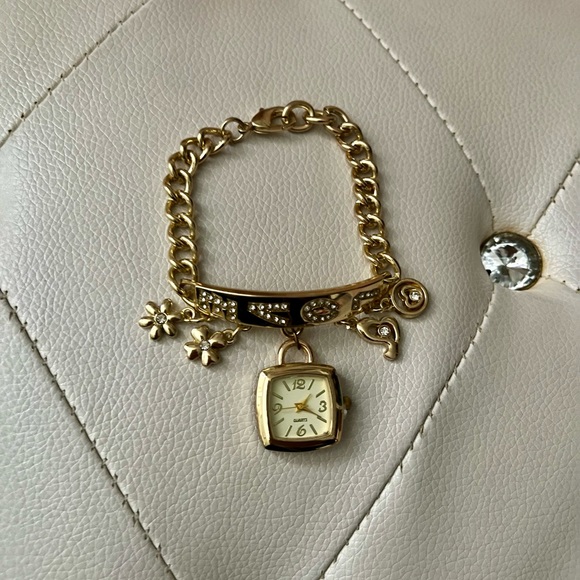 NEW Goldtone Love Inscribed Rhinestone Dangle Charm Fashion Watch O/S - Picture 7 of 12